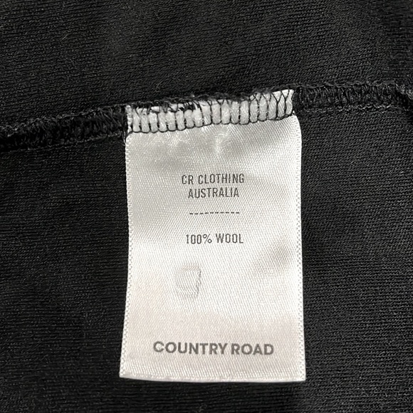 COUNTRY ROAD 100% Merino Wool. Black Midi Dress, Short Sleeve, Relax Fit - Picture 6 of 7